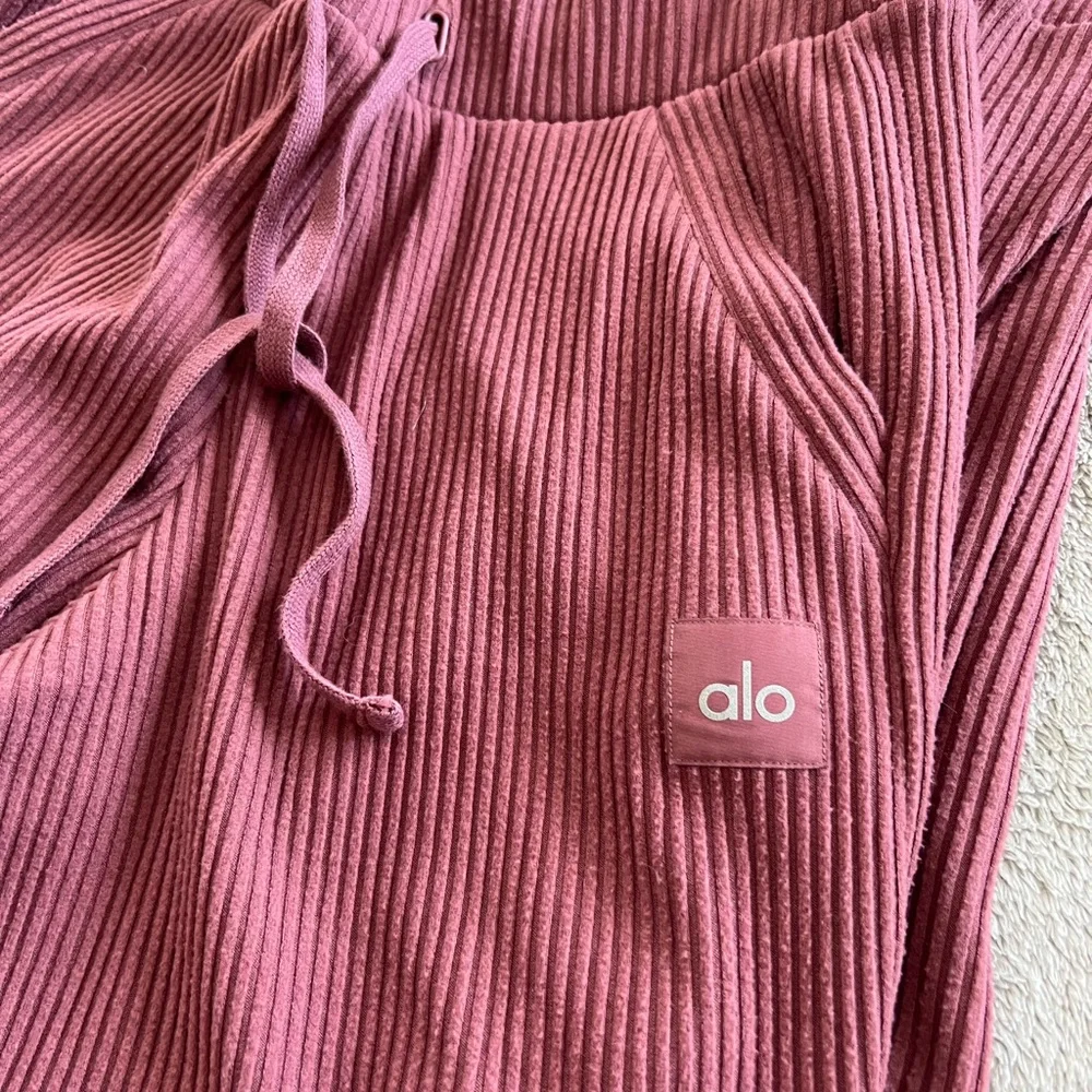 Alo Yoga Muse Sweatpants Burgundy Truffle Small - Picture 4 of 6